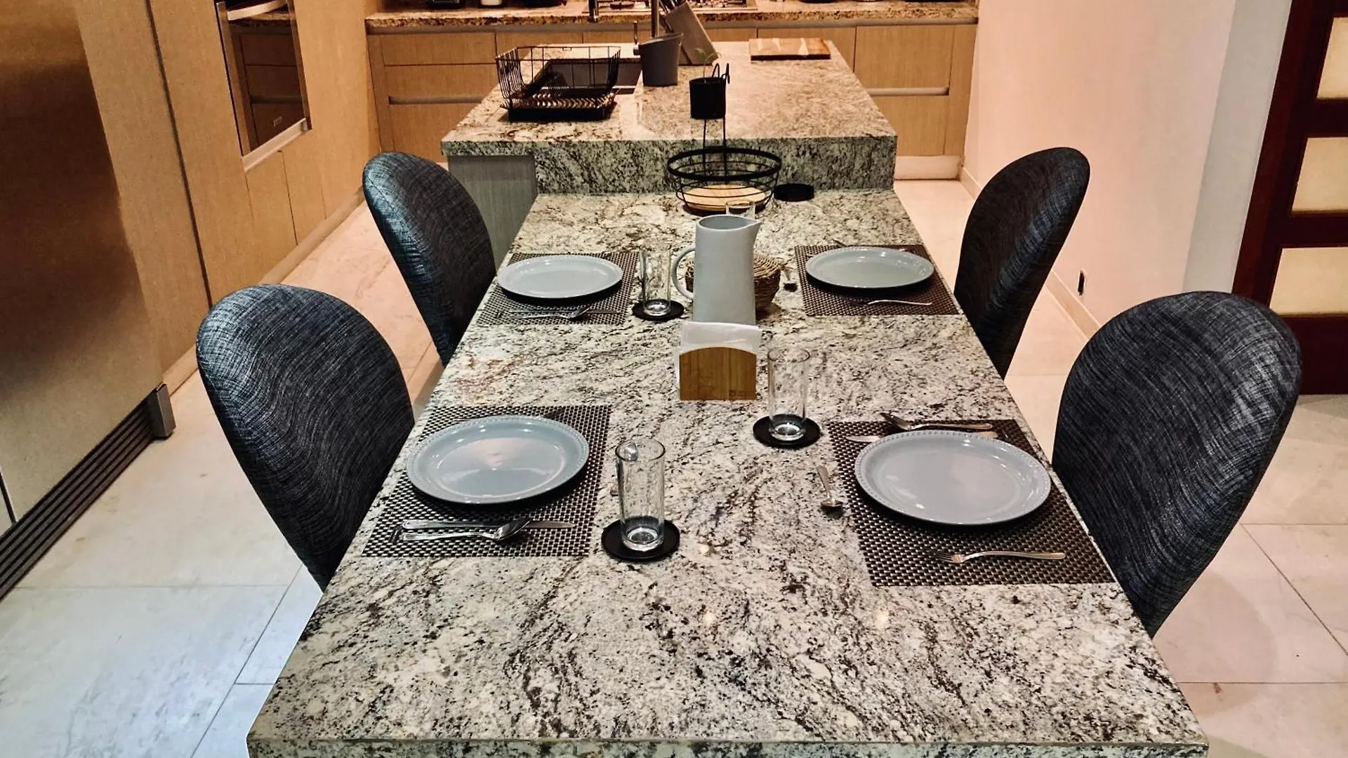 Luxury Priv. Suite W/ Whirlpool Tub 15 Mn Airport/Bacab Mansion Cancun Homestay